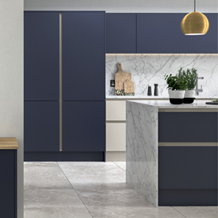 A dark handleless kitchen with white gloss kitchen cabinets