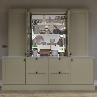 Corner kitchen pantry