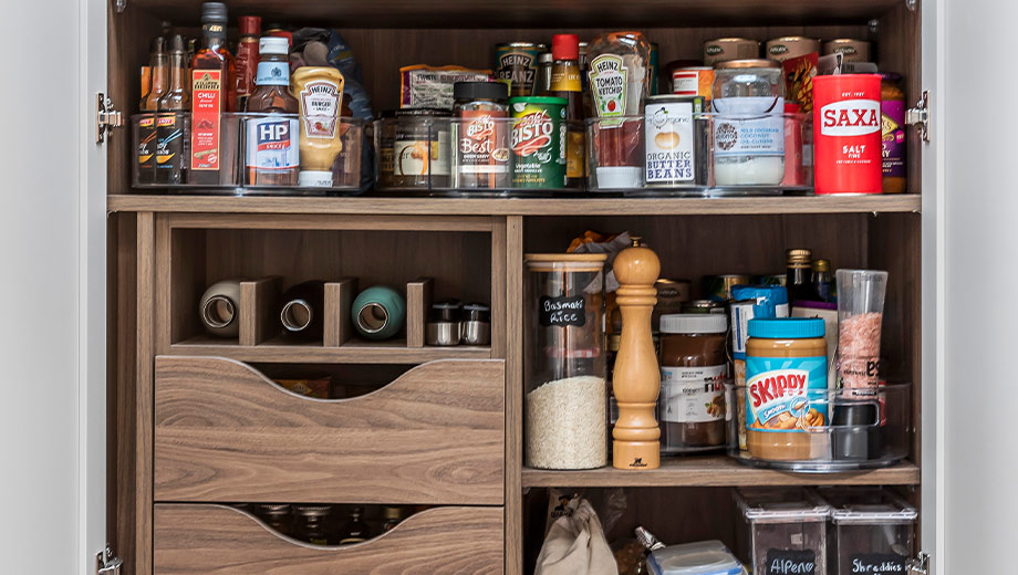 Kitchen cabinets for organisation