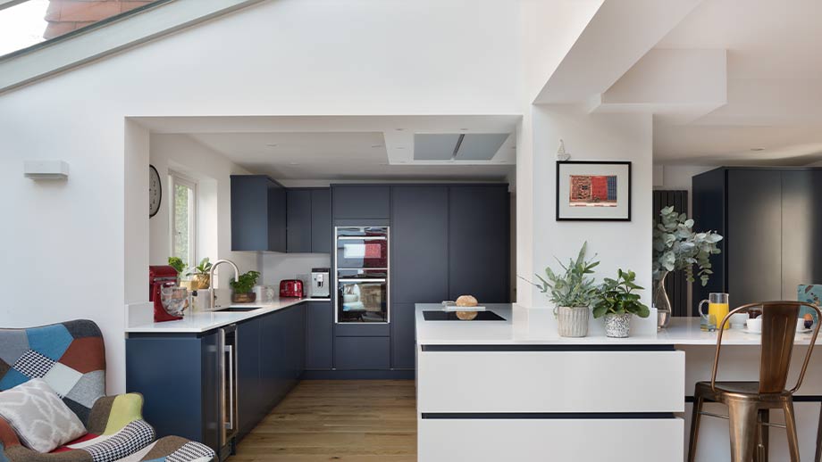 A modern handleless kitchen in a kitchen extension