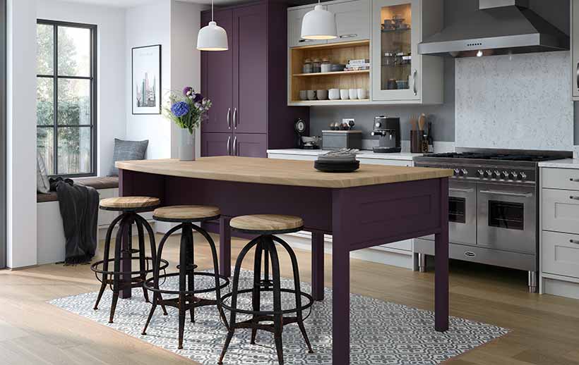 A table freestanding kitchen island in a shaker kitchen