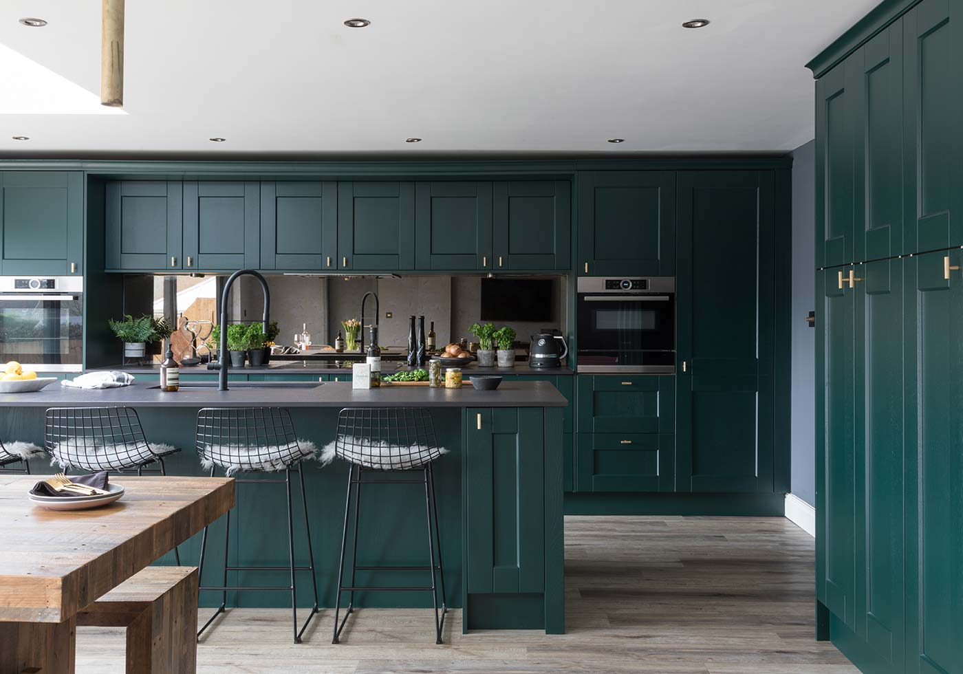 Dark green kitchen