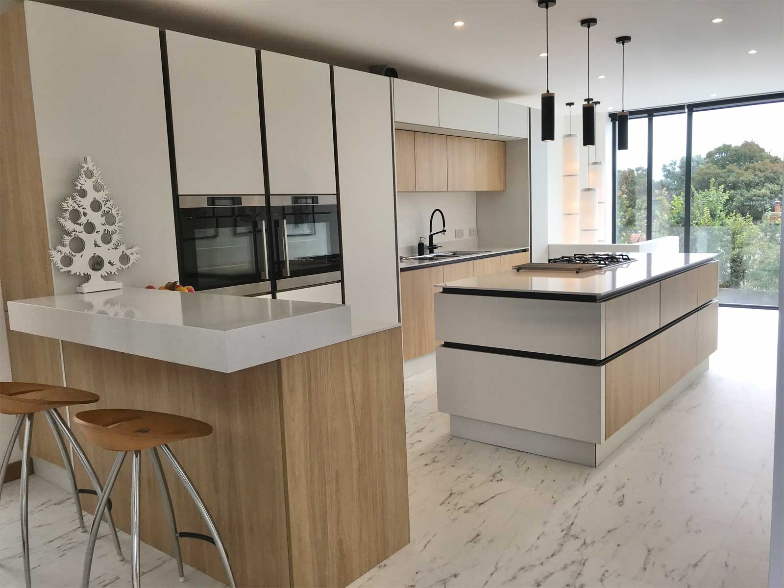 The perfect kitchen with handleless doors