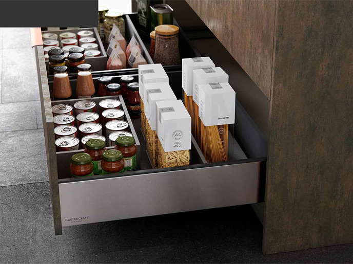 Deep and broad kitchen drawers with a high weight capacity of 70kg