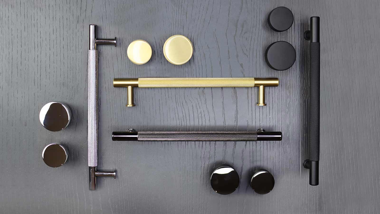 Kitchen handles in metallic and black matt finishes for modern kitchens