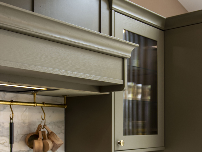 A mediterranean-design cooker hood mantle