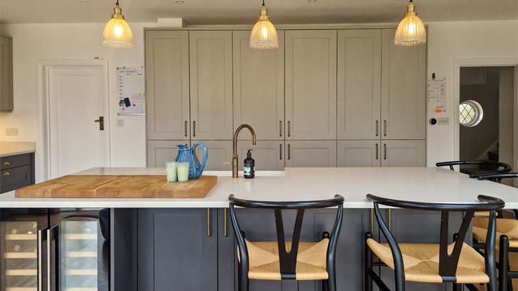 A mushroom kitchen ensemble using lighting and cabinets