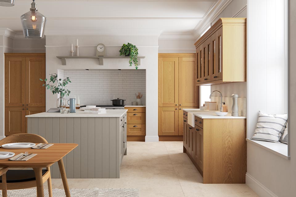 Oak shaker kitchen