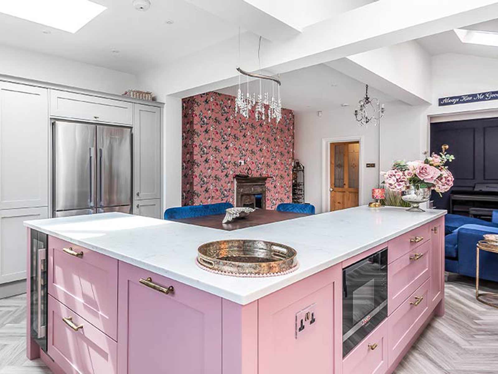 Colourful kitchen with Shaker style doors