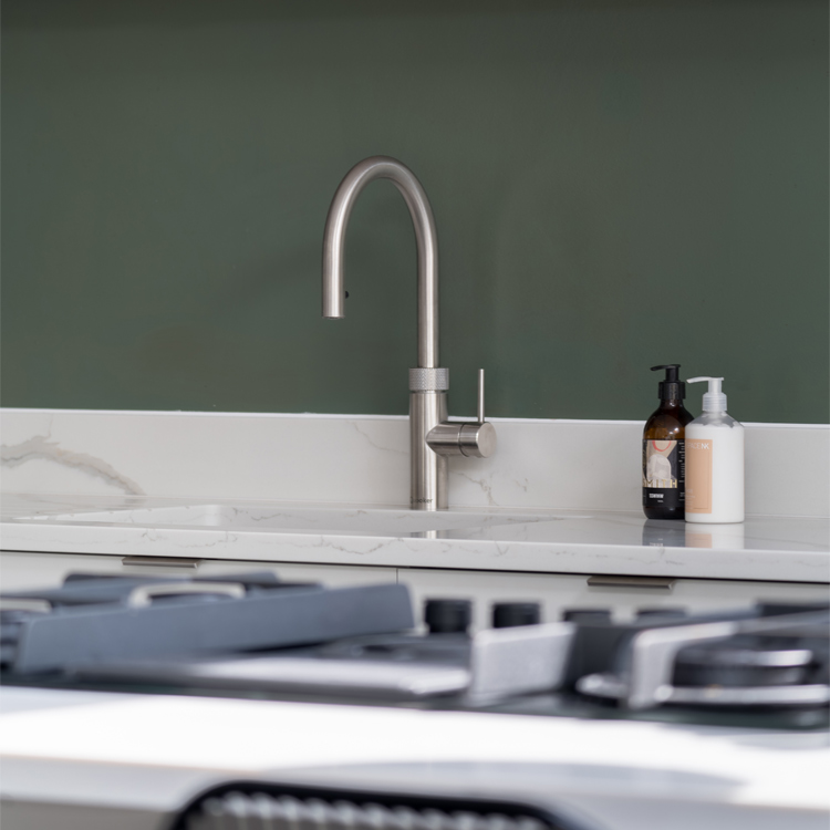 Minimalist modern kitchen with belfast sink