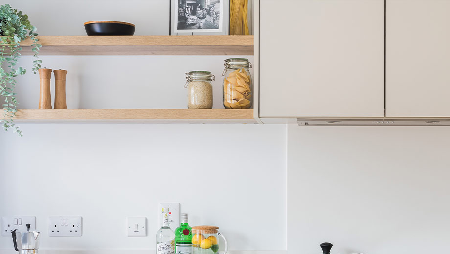 Space-saving open shelving