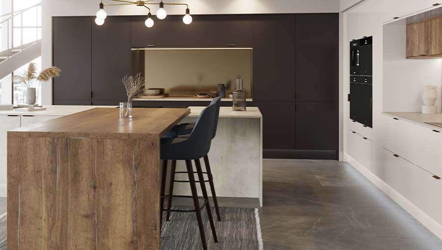 Warm modern kitchen featuring metallic splashback 